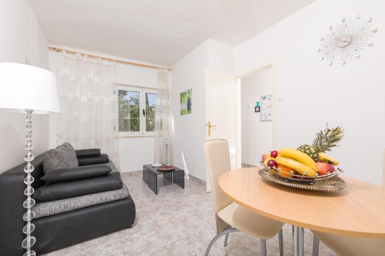 Apartments Dobronic イェルサ エクステリア 写真